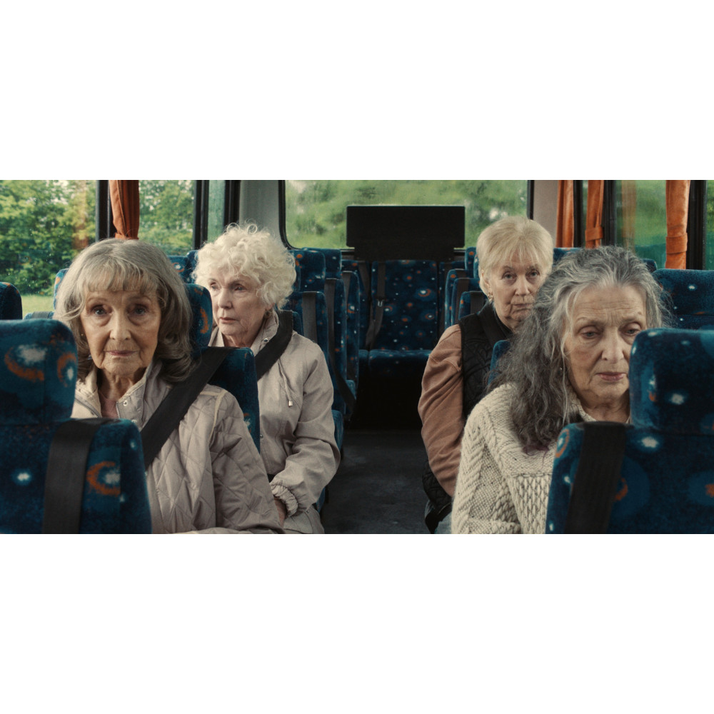 C Чотири матері / Four Mothers, з попередніх подій, 1
