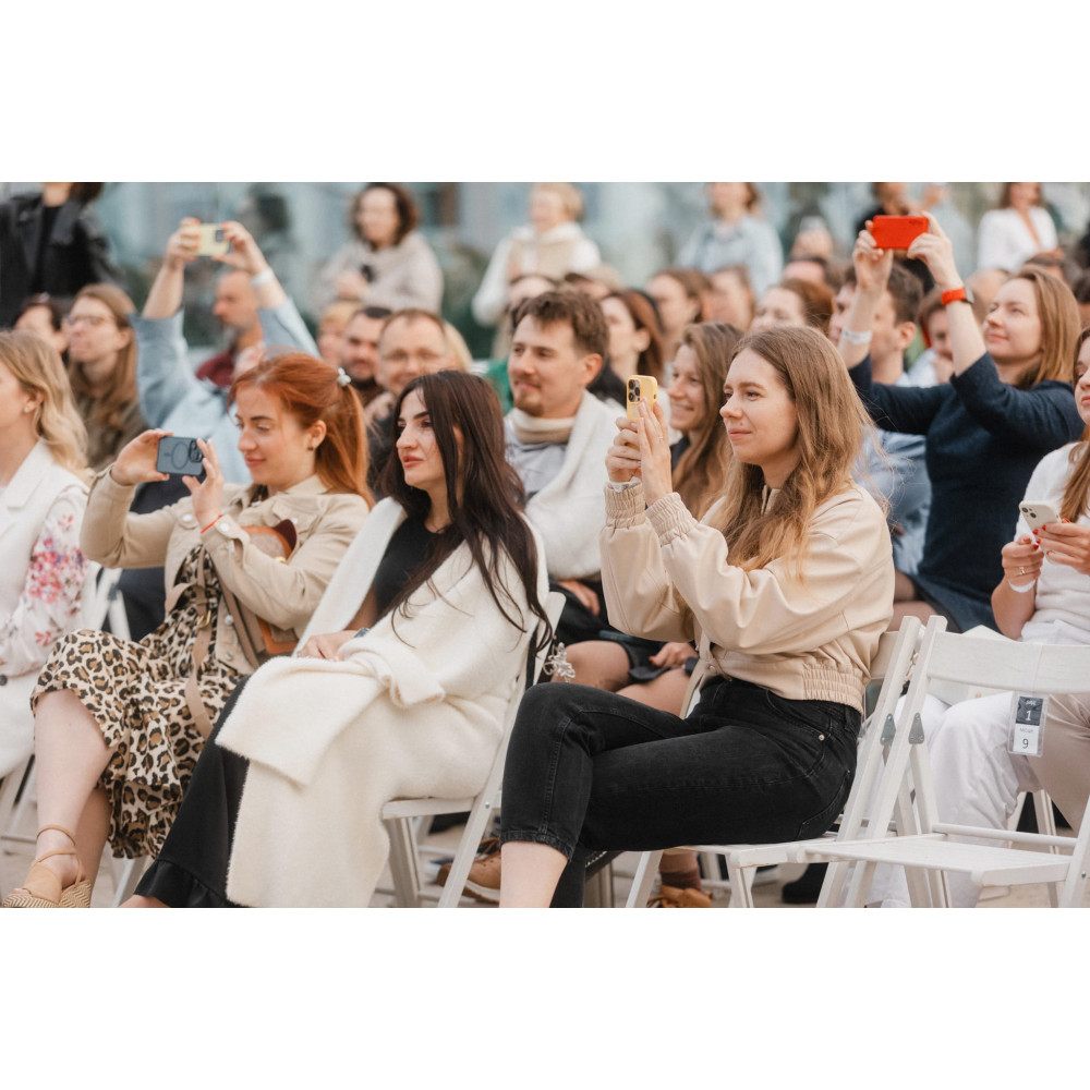 Фото №10 - Афіша Афіша LUDOVICO EINAUDI – Kyiv Mozart Orchestra, Київ - 2026-05-16 19:00:00