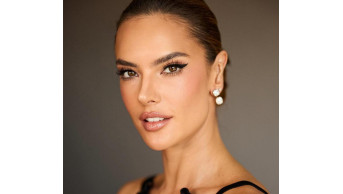 Alessandra Ambrosio enjoys a summer vacation in Hawaii: a new stage in the life of a supermodel