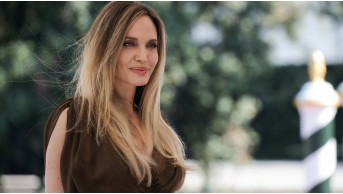 Angelina Jolie triumphs in Venice: tears from the ovation for ''Maria''