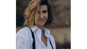 Anita Lutsenko stirs up the network: a photo session on the beach and a new image