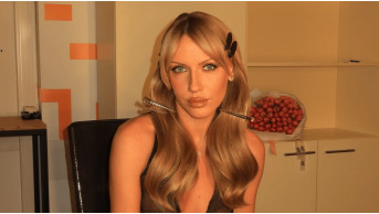 Lesia Nikitiuk's Nostalgic Throwback: A Glimpse into 2005