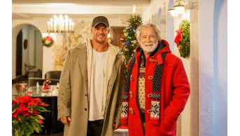 Arnold Schwarzenegger Embodies Santa Claus: A Festive Transformation