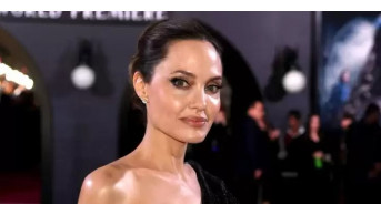 Brad Pitt's Romantic Roadblock: Divorce Drama Delays Dream Wedding