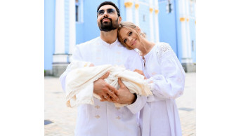 Чарівна новорічна фотосесія: Віталій Козловський показав сина у образі Санта Клауса
