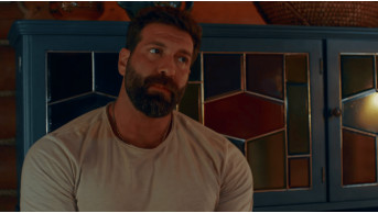 Blind Vacation: Comedic Romance Unveils Unexpected Love