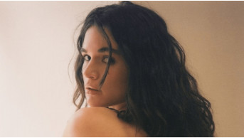 Dasha Katsurina reveals her feelings in a new photo session: frank confessions and challenges