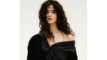 The daughter of Vincent Cassel and Monica Bellucci celebrated her 20th birthday: sensational congrat