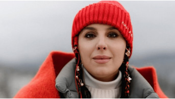 Jamala Captures Hearts with Family Photo Shoot in Matching Outfits