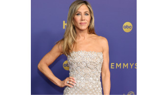 Jennifer Aniston at Emmy 2024: The queen of the red carpet in a luxurious dress by Oscar de la Renta