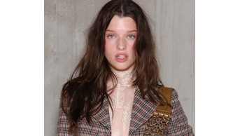Ever Anderson impresses at the Chloe show: a new image of a young star