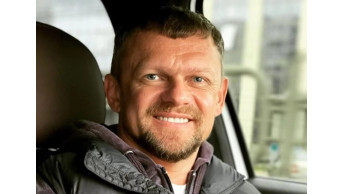 Ukrainian Actor Harik Bircha Transforms War Experience into Creative Inspiration