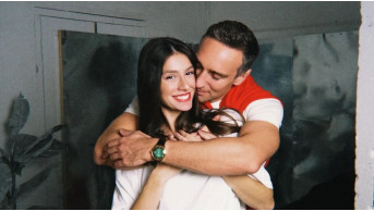 Irakli and Lisa's Family Photo Shoot: A Glimpse into Their Cozy Home Life