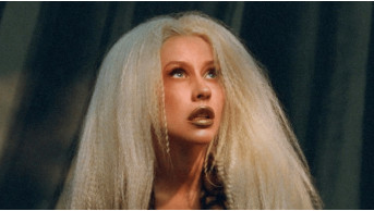 Christina Aguilera stunned fans with a new figure on the cover of the gloss