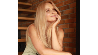 Lilia Rebrik charmed fans with a gentle photo session with her 6-month-old daughter