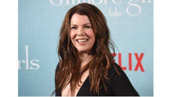 Lauren Graham Shines at PaleyFest: A Fashion Icon in White