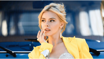 Masha Kondratenko: music, school and love of the French language
