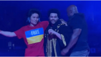 Несподіваний момент: Джонсон Вен підкорює сцену The Weeknd у Мельбурні