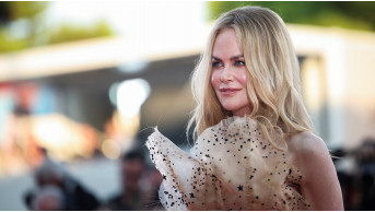Nicole Kidman impresses at the Venice Film Festival: from a black dress to a corset