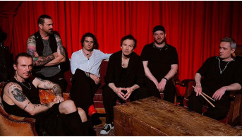 Elsa's Ocean celebrates 30 years: a new English-language track and a unique collaboration