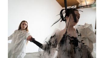 OMELIA Stuns at Ukrainian Fashion Week with Groundbreaking Performance