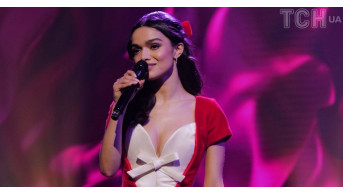 Disney's Princess Rachel Zegler Stuns in Richard Quinn at Jimmy Kimmel Live