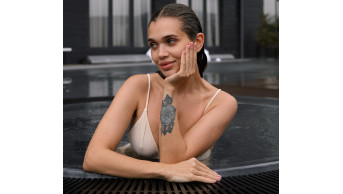 ''Fashionable Escape: Sasha Bo Welcomes Spring in Lviv's Scenic Resort''