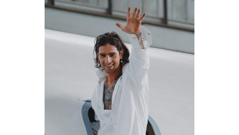 Sensational exit: Volodymyr Dantes impressed with his glamorous image at the event