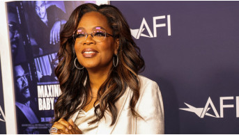 Sensation! Oprah Winfrey was hospitalized for stomach problems after taking diet pills