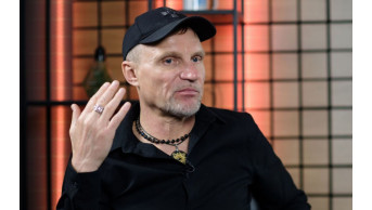 Oleh Skrypka's Musical Legacy: An Intimate Glimpse into His Home and Heart