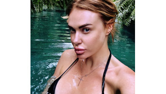 Sizzling in Spain: Slava Kaminska's Poolside Dance Moves Steal the Spotlight
