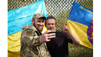 Sviatoslav Vakarchuk's Emotional Frontline Concert: A Tribute to Ukraine's Heroes