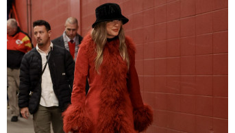 Taylor Swift Dazzles in $1, 595 Boots at Kansas City Game