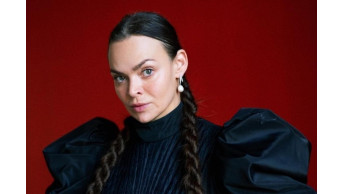 Tatiana Mikhina's Emotional Struggle: Searching for a Sister Amidst Conflict