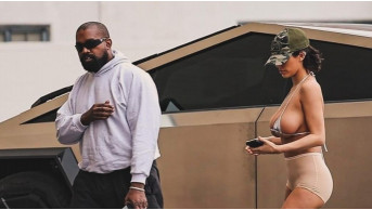 Into a restaurant without pants — Kanye West's wife shocked the audience again
