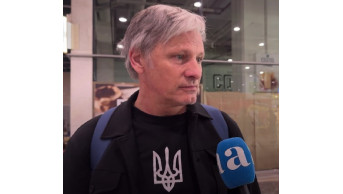 Viggo Mortensen's Unexpected Rail Adventure Amid Spain's Blackout