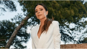 Victoria Beckham Stuns in Corset: Fashion Trend Returns with Star Power