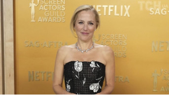 Gillian Anderson's Stunning Return at SAG Awards: A Fashion Triumph!