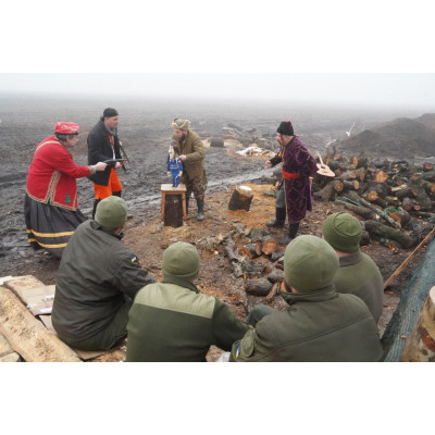 Фото №4 - АфишаАфіша "НЕХАЙ ЩАСТИТЬ!". Вистава Харківського академічного українського драматичного театру ім. Т. Г. Шевченка