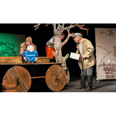 Фото №6 - АфишаАфіша "НЕХАЙ ЩАСТИТЬ!". Вистава Харківського академічного українського драматичного театру ім. Т. Г. Шевченка