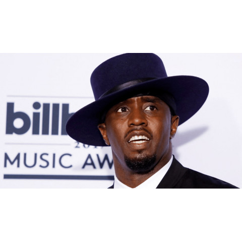 Фото №%d - АфішаМати P. Diddy захищає сина від звинувачень:
