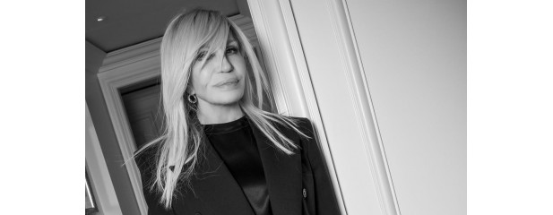 Фото №%d - АфішаЗміни у Versace: Донателла залишає пост
